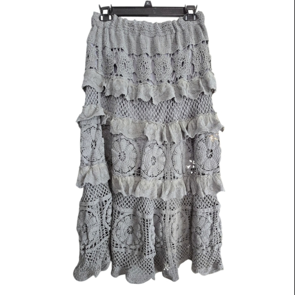 POL Gray Crocheted Ruffle Midi Skirt Size One Size NWOT - Picture 4 of 9